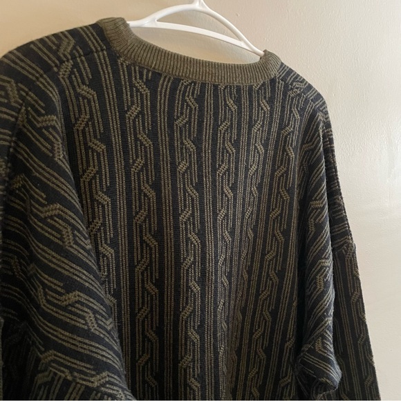 Vintage Black & Olive Green Patterned V-Neck Sweater – Size XL EUC – 30% Wool - Picture 9 of 13